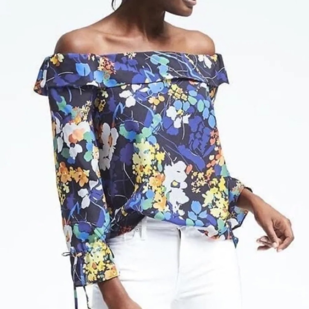 NWT Banana republic || Woman’s blue floral off shoulder top size Xl